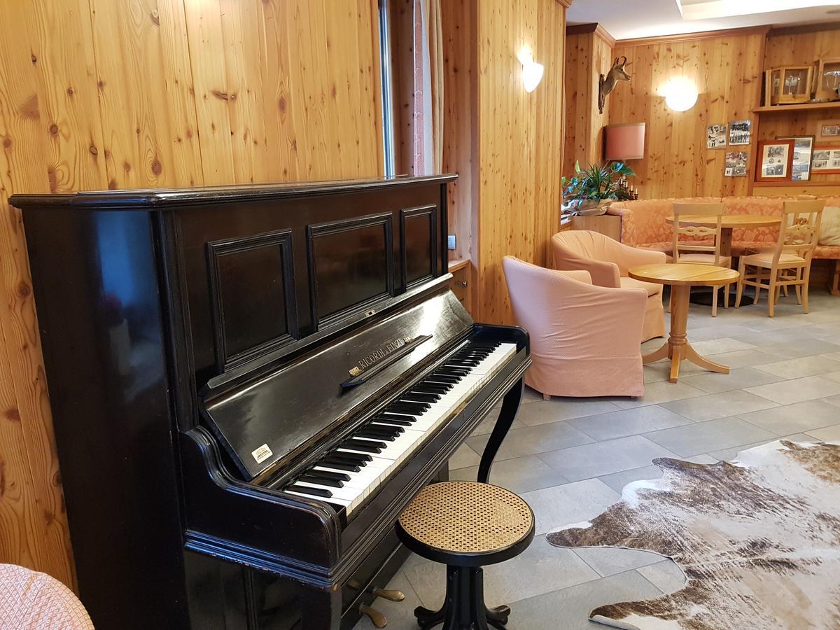 Hotel Pedretti Branzi Exteriér fotografie