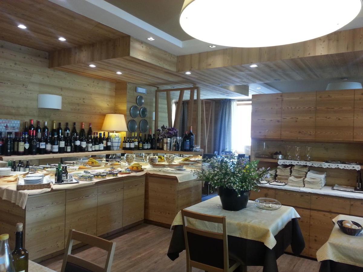 Hotel Pedretti Branzi Pokoj fotografie